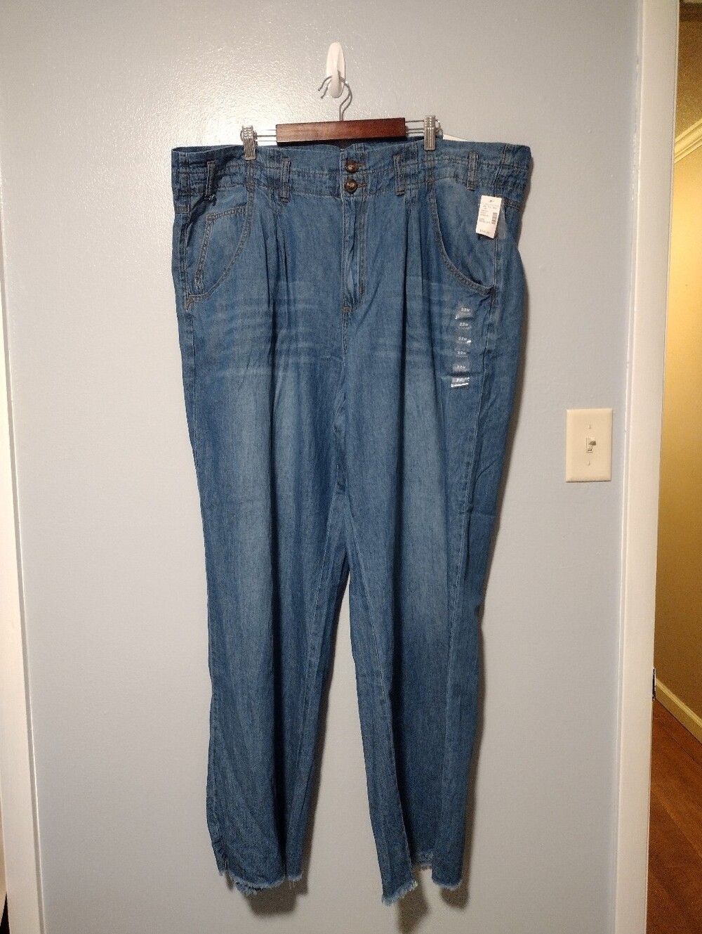 NWT Maurices High Rise Wide Leg Jeans Raw Hem